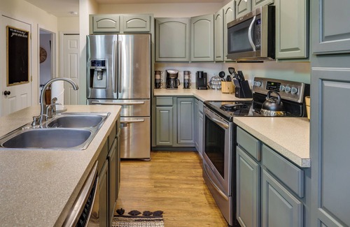 Albrightsville House | Family Poconos Getaway w/ Community Pool & Lake!