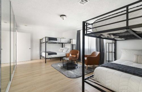 National City Apartment | Family Pool House with games