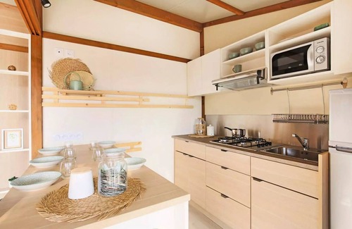 Seillac Ski Chalet | FAMILY range Chalet PORTLAND- Large bay window to access the terrace: brightness guaranteed! Sleeps 7