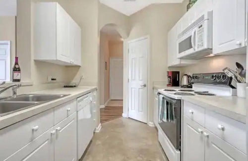 Windsor Palms Condo | Family Resort Condo 4 miles from Disney, 2BR for 6 people