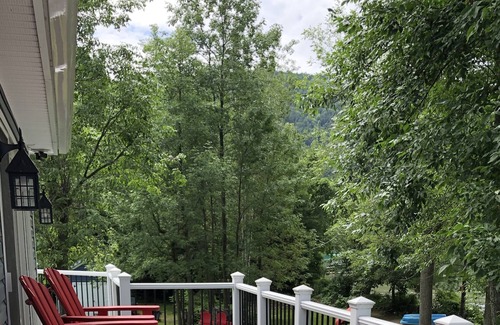 Ticonderoga House | Family Resort Living
