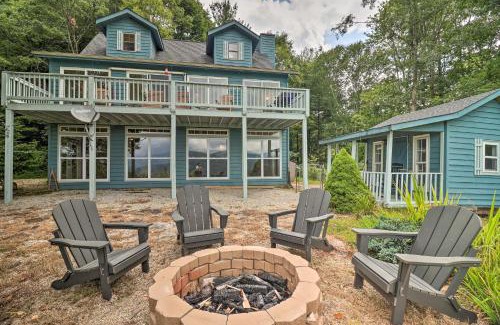 Topton House | Family Retreat Cabin with Summit, Lake Views, Deck!