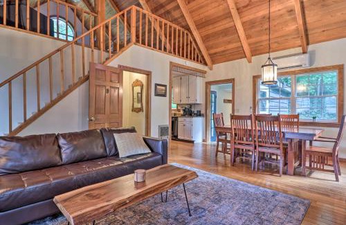 Topton House | Family Retreat Cabin with Summit, Lake Views, Deck!
