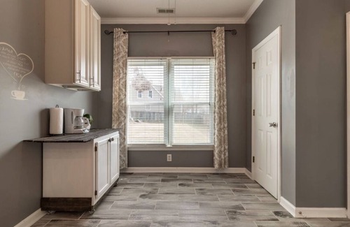McCutcheon Field House | FAMILY RETREAT/PET FRIENDLY NEAR MILITARY BEACHES AND BASES