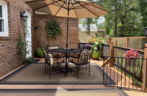 Bayshore House | Family Retreat w/Heated Pool, Hot Tub & RV Hookup -15min to Wrightsville Beach!