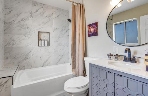 North Las Vegas House | Family Reunion, Remodeled, King Beds, X-box, Desks