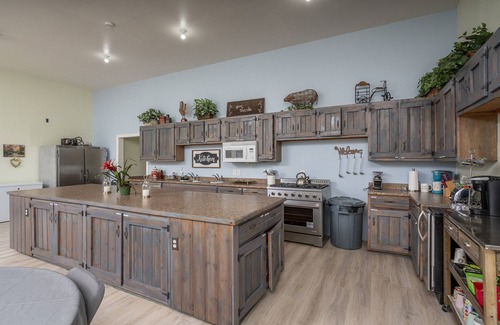 Concho Cabin | Family Reunions, Groups, 40 acres wide open spaces