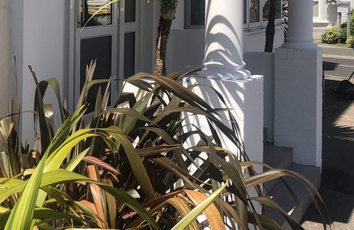 West Cliff House | FAMILY ROOM FOR 4 PEOPLE - CAPITAL ONE HOTEL - BOURNEMOUTH CENTRE WEST CLIFF