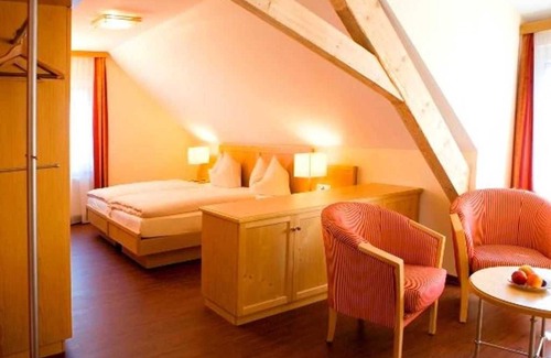 Deggenhausertal House | Family room - Landgasthof Linde