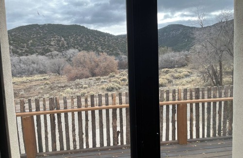 Taos Apartment | Family room w/Mountain View - 12