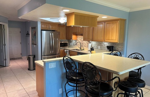 Lake Havasu City Condo | Family size Condo steps away from the London Bridge, Golf Course and Rotary Park