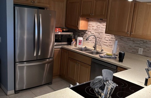 Lake Havasu City Condo | Family size Condo steps away from the London Bridge, Golf Course and Rotary Park