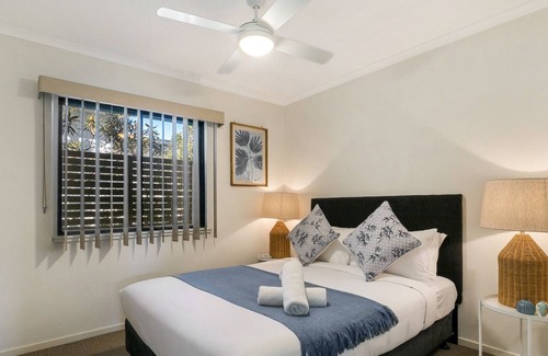 Stafford Apartment | Family-Size Duplex In Quiet Neighbourhood
