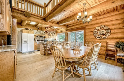 Lakeshore Ski Chalet | Family-Size Log Lodge w/Roomy Deck & Game Room - Close to Lake & China Peak