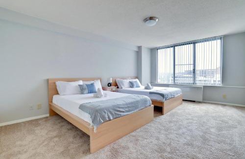 Crystal City Apartment | Family-Sized 3BR Retreat Minutes from Reagan National