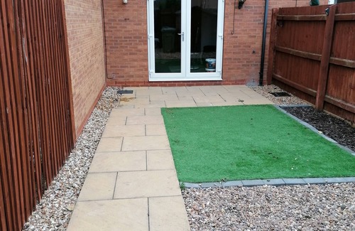 Grimsby House | family sized bedrooms, comfy beds, close to the beach