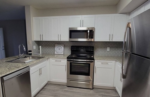 West Shore Apartment | Family sized condo near to Sawgrass mall, Fort Lauderdale Airport
