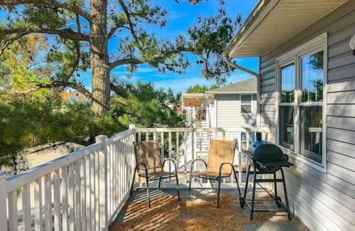 Caine Woods Condo | Family-sized Condo Home by Beach Bayside & Pet Friendly
