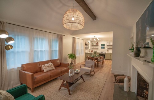 Columbia Cottage | Family sized cottage a short walk to Muletown square - Downtown!