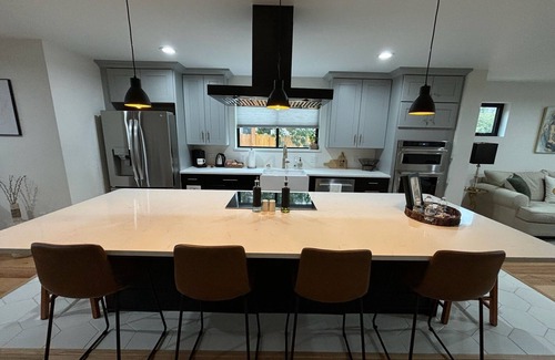 Sunnyside House | Family-sized townhouse with beautiful view of the city!