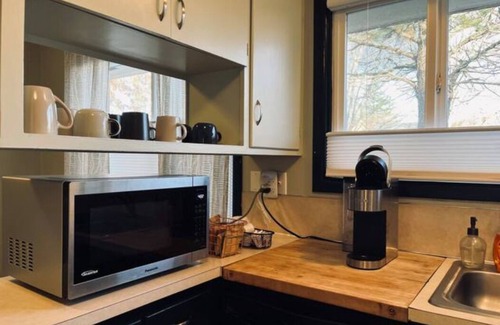 Amazon House | Family-sized U of O bungalow
