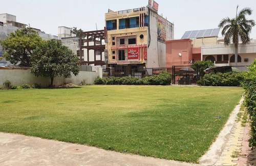 Varanasi Apartment | Family Stay in Hygenic Flat with Privacy