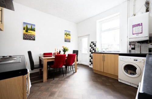 Clayton le Moors House | Family Stay on Barnes Street
