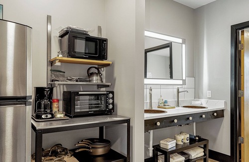 Pacific Hotel | Family staycation suite near Six Flags in boutique hotel with onsite activities