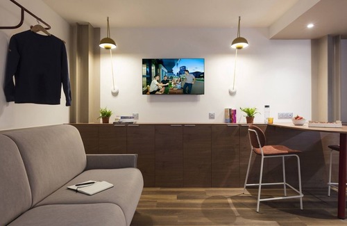Pere Lachaise Apartment | Family Studio with Aircon in Gambetta Paris