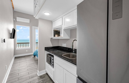 Port Bolivar Condo | Family Suite - Pool, Games, & Beachfront Fun!
