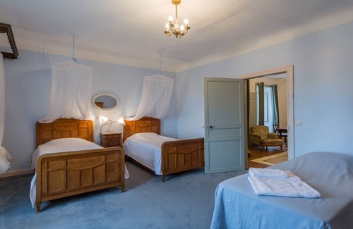 Hastingues Apartment | Family suites at Château d'Estrac: Madiran and Jurançon