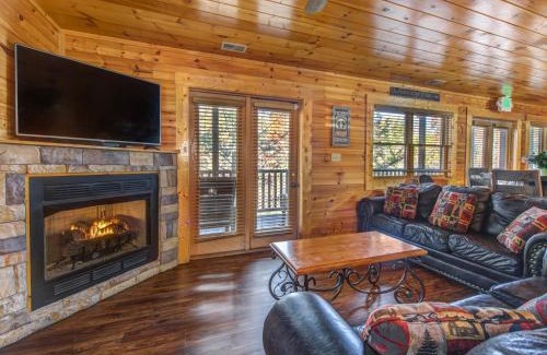 Hemlock Hills House | Family Ties Lodge