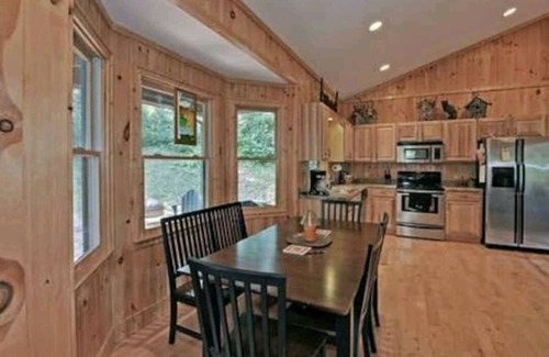 Hiawassee Cabin | Family Time Cabin/Mountain views