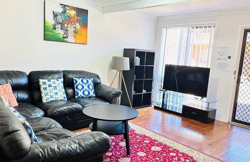 North Wollongong House | Family townhouse in Wollongong CBD