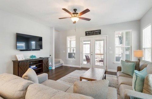 Tullahoma House | “Family Traditions” Cottage - 4-bed lake retreat