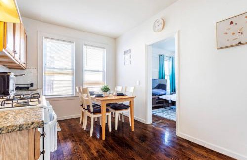 Ampere Apartment | Family Urban: 2BR FREE Pkng Airport NYC Ease