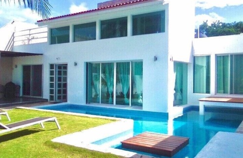 Alfredo V. Bonfil Villa | Family vacation home Seasonal discount!