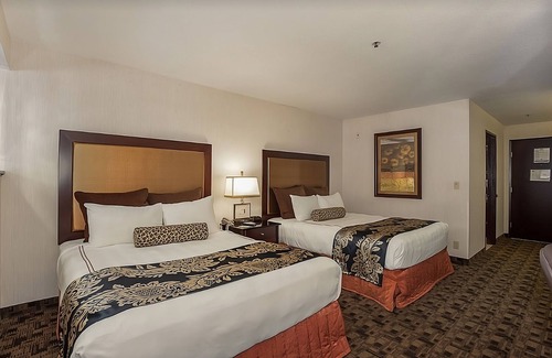 Parkrose House | Family Vacay! Modern Unit, Restaurant, Fitness Center
