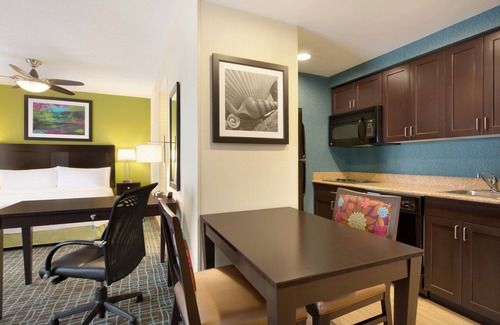 Biggar Hotel | Family Vacay! Spacious Unit w/Kitchen, Pool