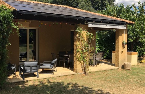 Collias Villa | Family villa for 10 people/large private pool/large garden