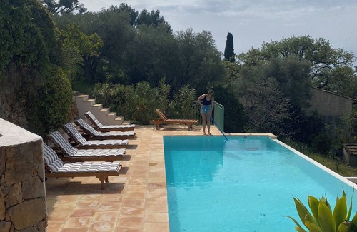 Ollioules Villa | Family villa in the bay of Sanary/mer, heated swimming pool.