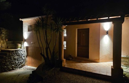 Ollioules Villa | Family villa in the bay of Sanary/mer, heated swimming pool.