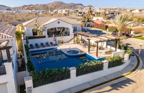 Los Cabos Villa | Family Villa with Private Garden & Hot Tub, 10 min from Medano Beach