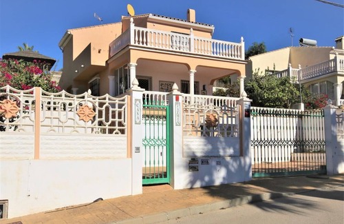 Urbanizacion Puerto de Estepona Villa | Family villa with sea views and air con, Close to beach, restaurants and Estepona port