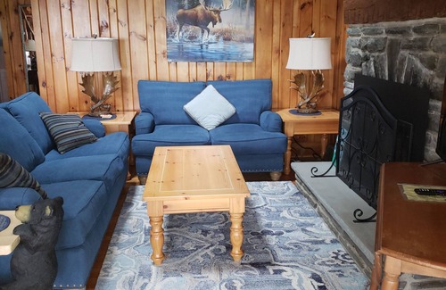 Hawley House | FamilyOriented LakeWallenpaupack Lakefront3BR+Loft+2FBaths-GreatViews!Central AC
