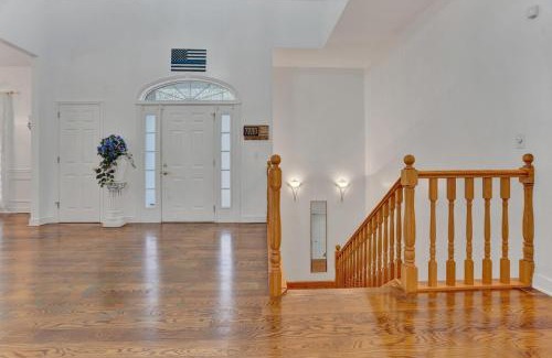 East Stroudsburg House | Fancy Poconos Castle Indoor MEGA 10plus Hot Tub