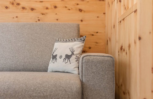 Mantana Apartment | Fanes - Chalet Dolomit with Garden, Balcony, Mountain View & Wi-Fi; Parking Available