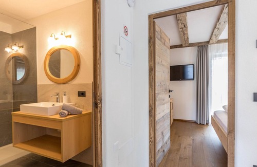 Mantana Apartment | Fanes - Chalet Dolomit with Garden, Balcony, Mountain View & Wi-Fi; Parking Available