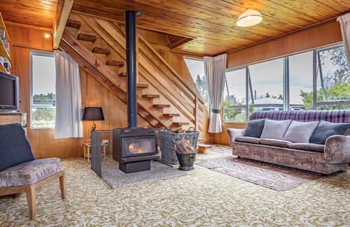 National Park Village House | Fantail Lodge - National Park Holiday Home