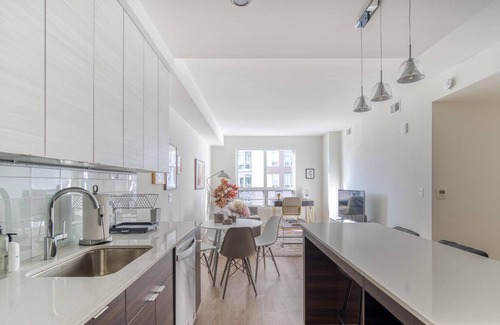 Pentagon City Apartment | Fantastic 1BR in Arlington, Pool + Pet-Friendly